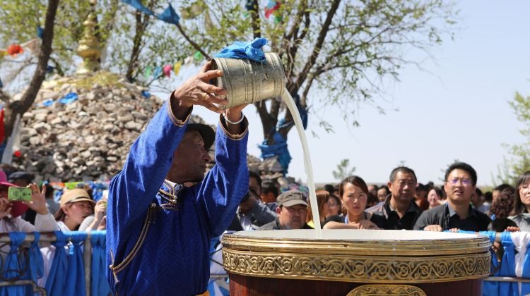 5D4N · Group Tours · Hohhot + Huitengxile Grassland + Whistling Dune Bay + Ulanhada Park Consultation offers discounts