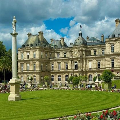 法国10日9晚私家团