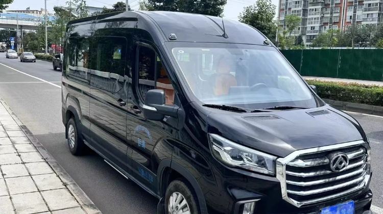 9D Small Group Tours: Jiuzhaigou, Huanglong, Chengdu Research Base of Giant Panda Breeding, Leshan, Mount Emei , Sanxingdui | High-speed Train Experience·  