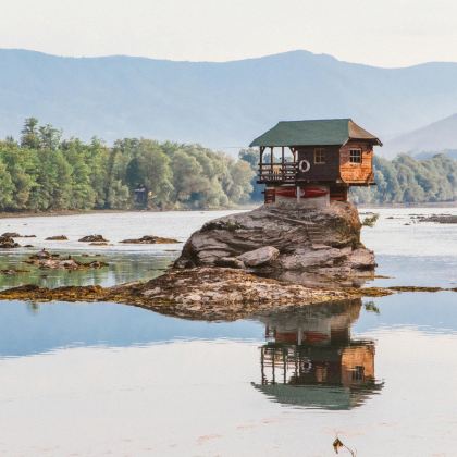 塞尔维亚+黑山+波黑8日7晚跟团游