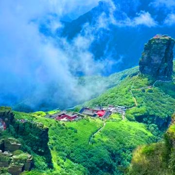 贵州贵阳+黄果树景区+荔波小七孔景区+西江千户苗寨+梵净山+镇远古城+青岩古镇6日5晚跟团游