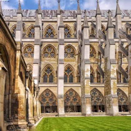 英国9日8晚私家团