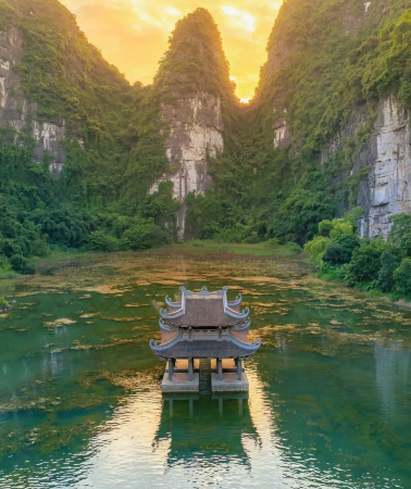 2D1N • Overnight stay in Ninh Binh: Ninh Binh + Ha Long Bay 