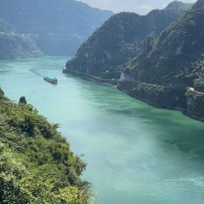 恩施大峡谷+腾龙洞风景区+两坝一峡+三峡大坝3日2晚私家团