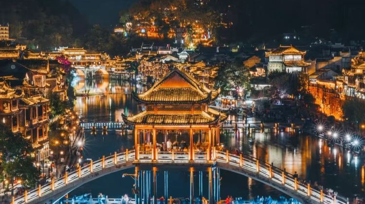 4D3N · Private Tours · Zhangjiajie National Forest Park + Tianmen Mountain National Forest Park + Fenghuang Ancient Town