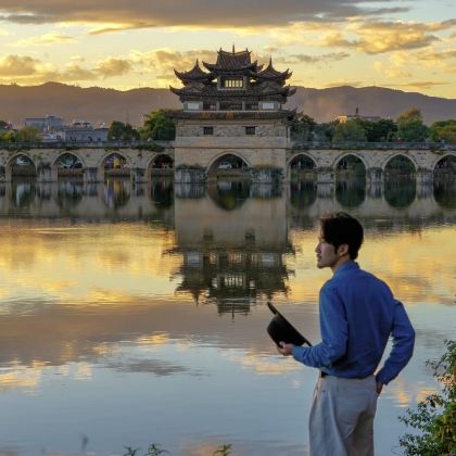 昆明+抚仙湖+建水+普者黑景区+弥勒+东川红土地+西双版纳10日9晚拼小团