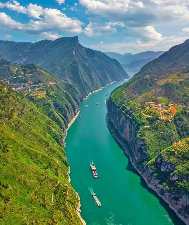 6D5N • YANGTZE GOLD CRUISES — Chongqing + Yangtze River Three Gorges + Wuhan + Yellow Crane Tower