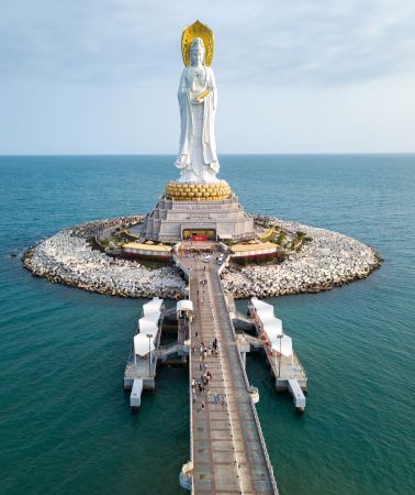 5D4N • Private Tour · Summer Exclusive Getaway Sanya & Baoting. May Christmas bless you with joy, and gentleness across mountains and seas. Yanoda Rainforest & 108metre Guanyin of the South China Sea
