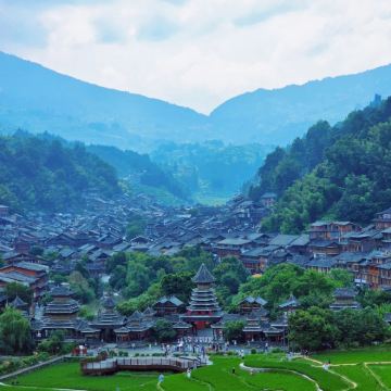 黎平天生桥+岜沙苗寨+肇兴侗寨+万佛山+石门仙湖景区+程阳八寨+黔阳古城7日4晚跟团游