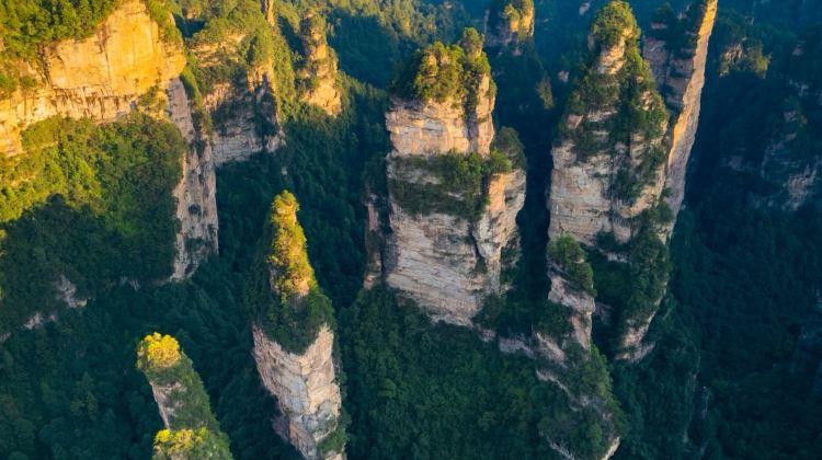 6D5N · Private Tours · Zhangjiajie National Forest Park + Zhangjiajie Grand Canyon (Glass Bridge) + Baofeng Lake + Tianmen Mountain National Forest Park + Fenghuang Ancient Town