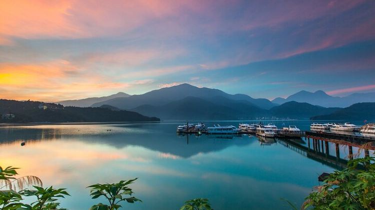 3-Day Exclusive 3-Day Sun Moon Lake & Alishan Private Tour