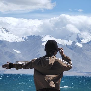 西藏阿里冈仁波齐+羊卓雍错+珠峰大本营+玛旁雍措+古格王国遗址+色林措+纳木措圣象天门9日8晚拼小团