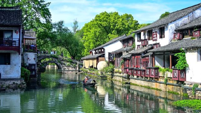 杭州+乌镇+西湖风景名胜区2日1晚跟团游·太平年同款江南行+ 探灵隐寺访飞来峰 登雷峰塔揽西湖 夜游乌镇西栅