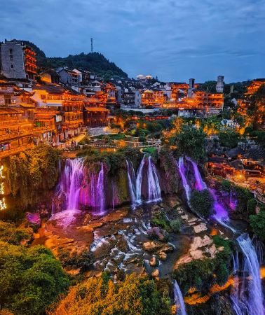 8D7N • Furong Town, Tianmen Cableway, Zhangjiajie Forest Park, Grand Canyon, Liuye Lake & Hunan Provincial Museum