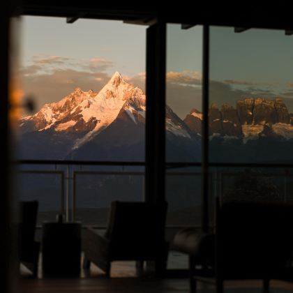 丽江+香格里拉巴拉格宗风景名胜区+梅里雪山国家公园+雨崩村8日7晚拼小团