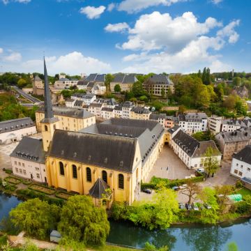 卢森堡+列支敦士登瓦杜兹+法国巴黎+兰斯+瑞士因特拉肯+卢塞恩+奥地利因斯布鲁克+意大利罗马+佛罗伦萨+威尼斯+德国法兰克福10日9晚自由行