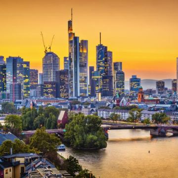 主题营地·德国法兰克福国际夏令营9天 | 德语/英语课程 5个半天共15小时 | 成人报名不同教室上课/研学活动同步 |美因塔、法兰克福植物园、电影博物馆、自然历史博物馆、马尔堡一日游