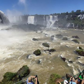 阿根廷布宜诺斯艾利斯+巴西伊瓜苏国家公园+里约热内卢+乌拉圭科洛尼亚－德尔萨克拉门托9日7晚私家团