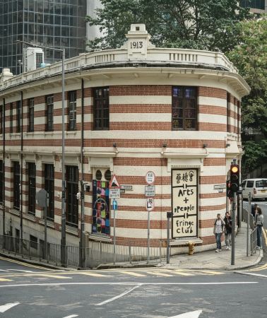 5天4晚 • 香港-澳門『點擊自訂行程·限時 7 折特賣』贈維多利亞港夜景水上遊船|中環街市打卡+半山扶梯〓太平山頂俯瞰維港