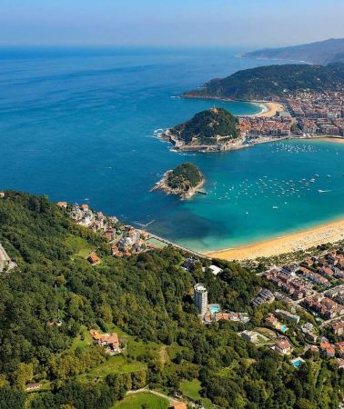 7D6N • From Paris: 7-Day Avignon, Barcelona, and Bordeaux Tour