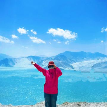 新疆南疆+慕士塔格冰川公园+白沙山-白沙湖景区+木吉火山口+班迪尔蓝湖5日4晚拼小团