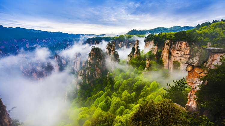 3D2N · Group Tours · Zhangjiajie Highlights: Avatar Mountains + Tianmen Mountain·5-diamond hotels throughout, small-group tour for 1-8 guests.