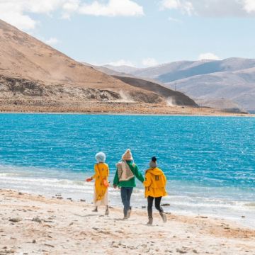 西藏拉萨+林芝+布达拉宫+雅鲁藏布大峡谷+羊卓雍错+纳木措景区7日6晚跟团游