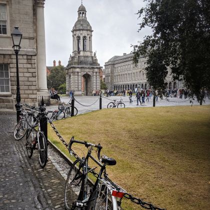 英国爱丁堡+北爱尔兰+爱尔兰+约克+贝尔法斯特+都柏林4日3晚跟团游