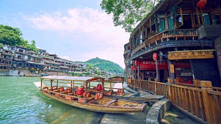 5D4N · Group Tours ·  Changsha to Zhangjiajie & Fenghuang with Miao Costume Experience·English-speaking guide, 5-diamond hotels throughout, Complimentary e-SIM.