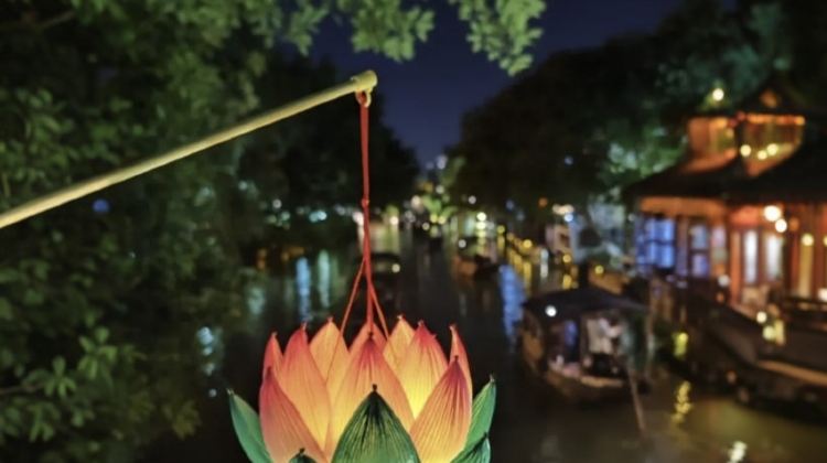 11-Day Shanghai, Hangzhou, Suzhou, Wuzhen, Jingdezhen, Wangxian Valley, Huangshan , Hongcun, Xixinan · 3 Intangible Cultural Heritage Experiences · Airport Transfer Upgrade · Complimentary Michelin Dining