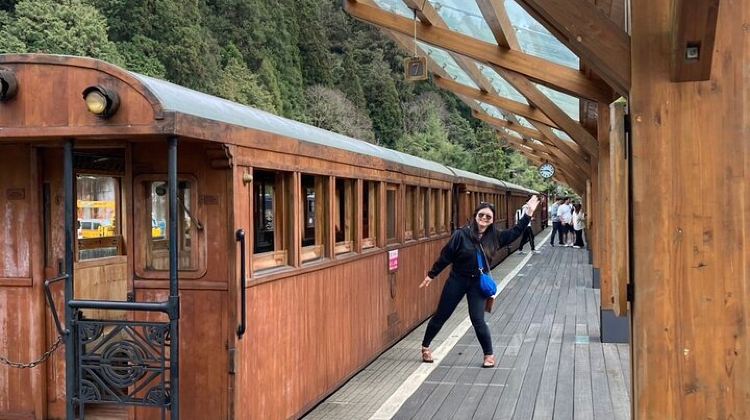2-Day Alishan Taiwan 2 Day Private Tour from Taipei