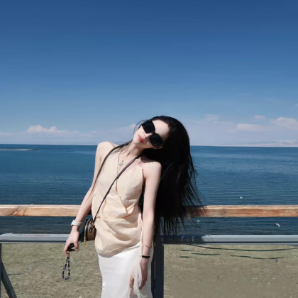 青海西宁+甘肃敦煌+青海湖景区+茶卡盐湖+大柴旦翡翠湖旅游景区+莫高窟+鸣沙山月牙泉+张掖七彩丹霞旅游景区7日6晚跟团游