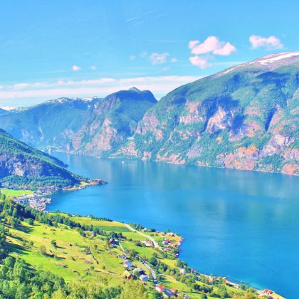 挪威奥斯陆+哥本哈根+斯德哥尔摩+利勒哈默尔+松达尔+弗洛姆7日6晚跟团游