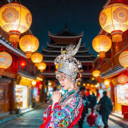 贵阳+黄果树景区+荔波小七孔景区+西江千户苗寨5日4晚拼小团