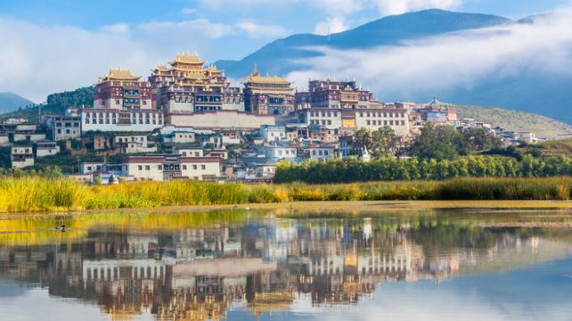 6-Day Yunnan Tour from Lijiang· Dali, Shangri-La, Tiger Leaping Gorge, Pudacuo National Forest Park, Songzanlin Temple, Jade Dragon Snow Mountain
