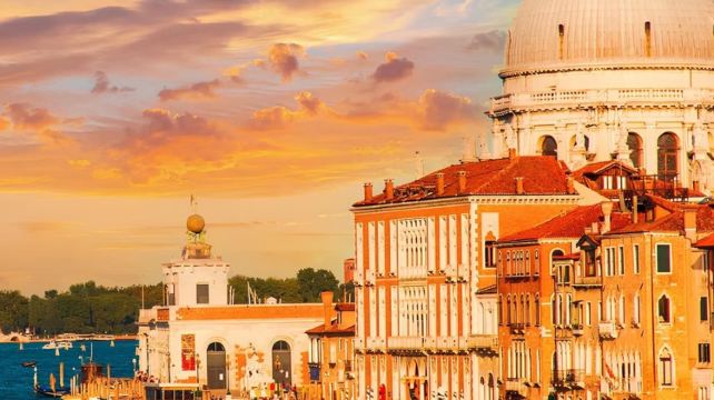 <14天>【西欧经典法意瑞三国连线】·波色太浓+精品酒店+深度精讲+城市慢游+索伦托阿马尔菲出海环游 + 少女峰菲斯特 + 五渔村 +锡耶纳古城 +奥尔恰谷 +丝柏小径+庞贝古城 +卡普里岛