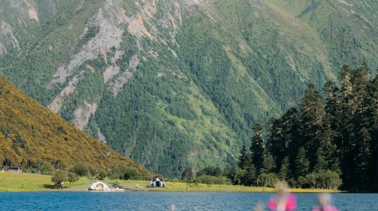 8D7N · Private Tours · Kunming + Dali City + Lijiang + Shangri-La: Yulong Snow Mountain, Erhai Lake, Dukezong Ancient Town