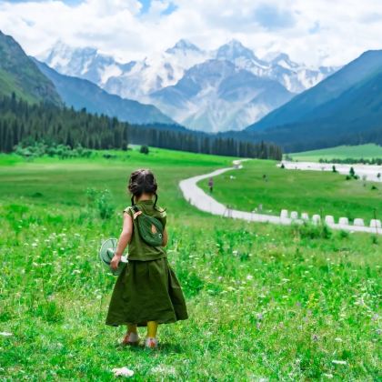 历史人文·新疆8天7晚新丝路游学亲子营·大唐西域记·全程摄影师跟拍·研学导师带队·户外自然+人文研学·6种异域景观，8项亲子活动，5种文化碰撞，配游学手册【赛里木湖+火焰山+伊犁+昭苏+薰衣草庄园+葡萄沟+吐鲁番】