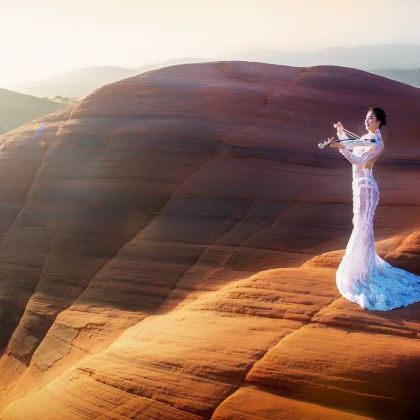 甘泉甘泉大峡谷+靖边陕西波浪谷景区+陕西黄河壶口瀑布+宝塔山+枣园革命旧址3日2晚跟团游