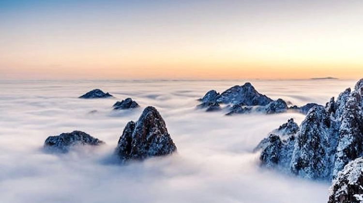 2D1N · Private Tours · 2-Day Huangshan Private Tour: Yellow Mountain and Hot Spring Spa Experience