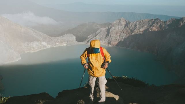 印度尼西亞泗水+巴厘島5日4晚·經典路線+印尼兩地遊+泗水雙火山+布羅莫火山看神奇日出 吉普車穿越沙海+伊真火山徒步+感受地球心臟的跳動+巴厘島+佩尼達西線出海一日遊+羅威納追海豚+看日出+水神廟