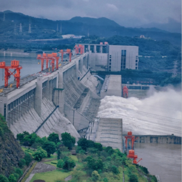 历史人文·武汉宜昌5日亲子营·湖北省博物馆，东湖听涛+武汉大学名校解码 学子面对面，黄鹤楼诗词大会+三峡大坝-大国重器，屈原故里+两坝一峡游轮/高峡平湖游轮+光谷空轨科技探秘 晴川阁