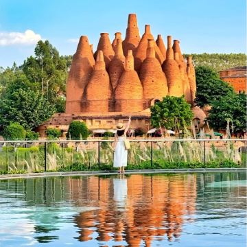 云南昆明+抚仙湖+建水+元阳+弥勒6日5晚拼小团