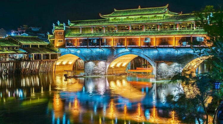 5-Day Zhangjiajie + Fenghuang Ancient Town + Zhangjiajie National Forest Park + Tianmen Mountain + Furong Town + Huangshizhai + Golden Whip Stream