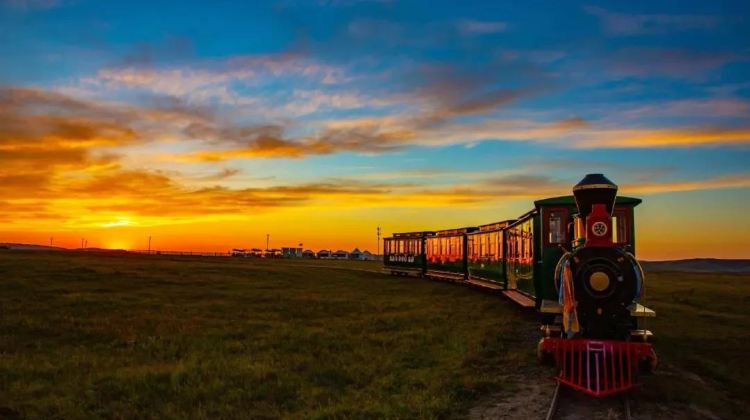 5D4N · Group Tours · Inner Mongolia + Hohhot + Huitengxile Grassland + Whistling Dune Bay + The Mausoleum of Genghis Khan