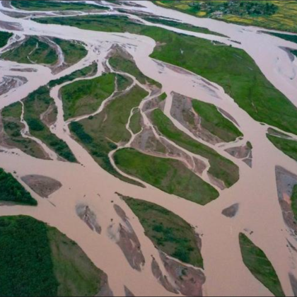 玉树市+三江源国家公园+新寨嘉那嘛呢石经城+阿尼玛卿山+龙羊峡+大阿育王塔+尕尔寺大峡谷生态旅游区6日5晚私家团