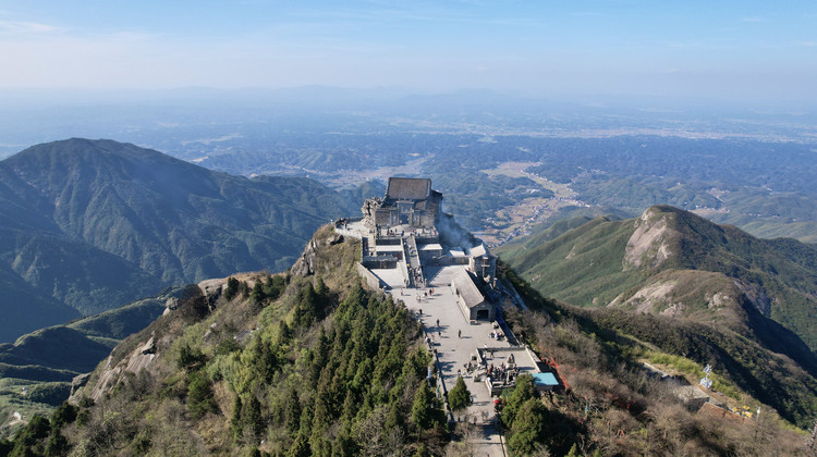 【长沙出发】长沙+韶山旅游区+衡山+岳阳楼景区+张家界+芙蓉镇+凤凰古城10日9晚