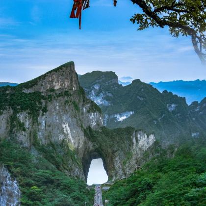 张家界+天门山+凤凰4日3晚拼小团