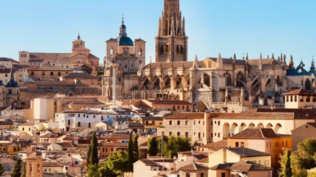 巴塞罗那、里斯本+15