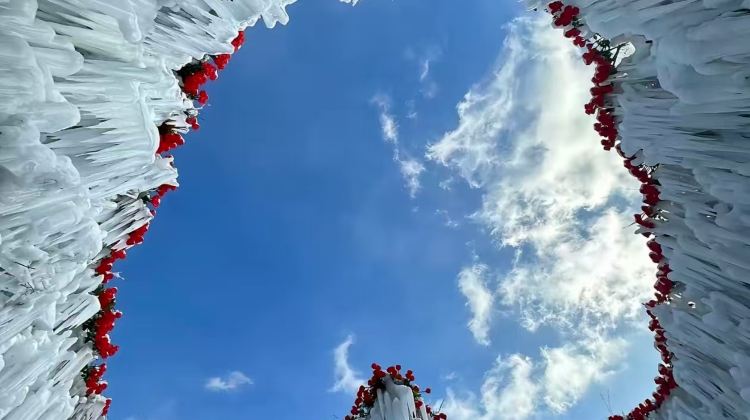 6-Day Classic Northeast China Private Tour· Harbin, Changbai Mountain, Jingbo Lake Scenic Spot, Siberia Tiger Park, Diaoshuilou Waterfall 